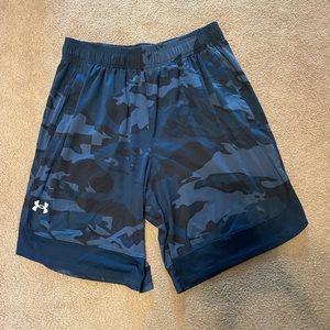 Mens Navy blue camo Under Armour Train Stretch Shorts